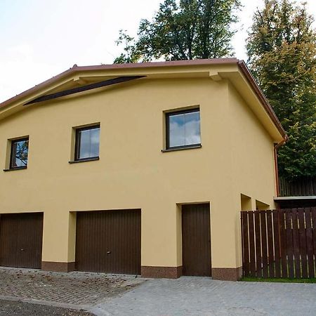 Apartmany Nad Parkem Broumov Extérieur photo